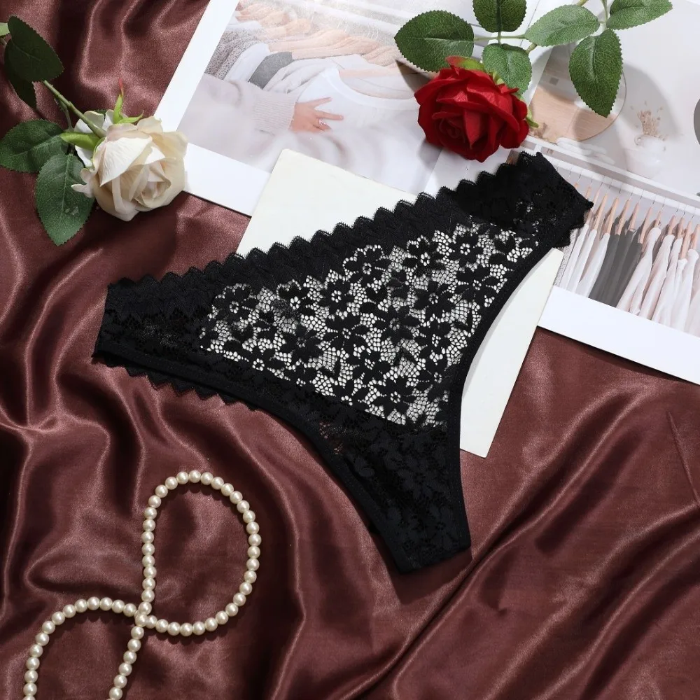 Cotton Crotch Floral Embroidery Briefs Traceless Sweat-absorbent Lace Panty Shorts Low Waist Simple Women Pants Daily Wear