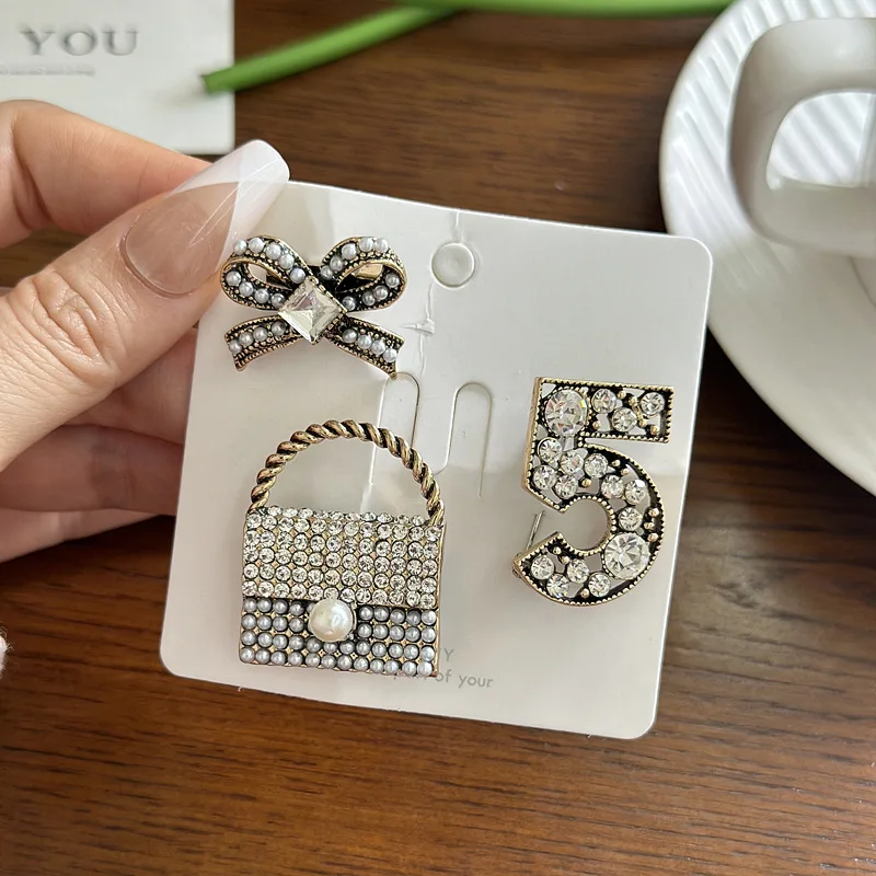 New Vintage High-end Pearl Butterfly Brooch Women Fashion Personality Fragrance Delicate Handbag Figure 5 Pin Exquisite Corsages