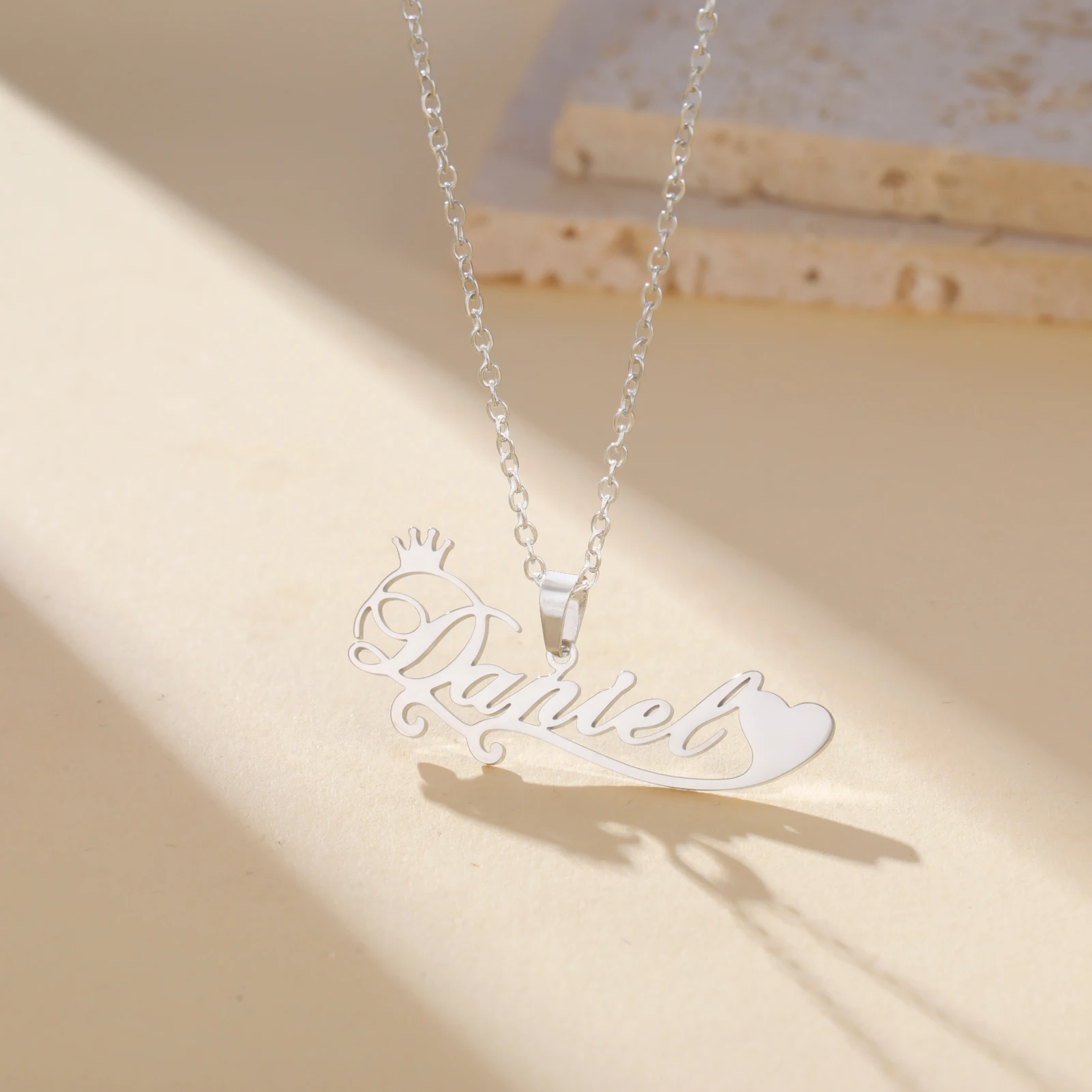 شخصية اسم قلادة مع القلب خط تاج مخصص داينتي قلادة للنساء أمي مجوهرات من صلب لا يصدأ 2026 هدايا السنة الجديدة #4