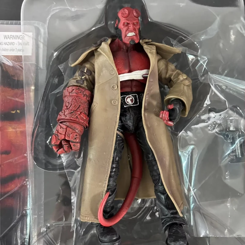 Nieuwe Mezco Hellboy Anime Action Figure 7 inch Beweegbare Standbeeld Pvc Model Ornament Collectie Speelgoed Geschenken Op Voorraad