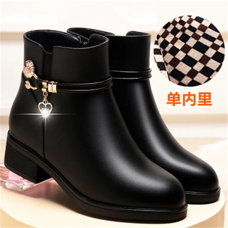 Spring Winter Soft Leather Women\'s Fleece Warm Cotton Boots Thick Wool Lined Leather Snow Platform Short Boots