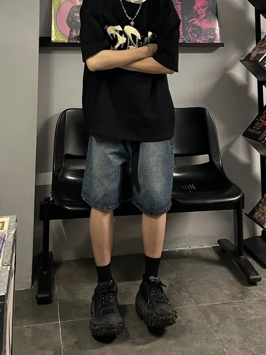 

Ретро-джинсовые шорты прямого кроя в американском стиле, однотонные, с эффектом потертости, для мужчин, в стиле High Street, свободного кроя, длиной до колена, повседневные, летние