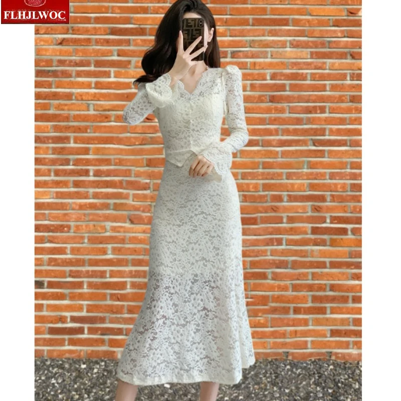 فساتين أنيقة مجوفة من الدانتيل للعام الجديد فستان قميص نسائي ربيعي 2026 بأكمام مضيئة وأرجواني وأبيض وكشكشة من الدانتيل