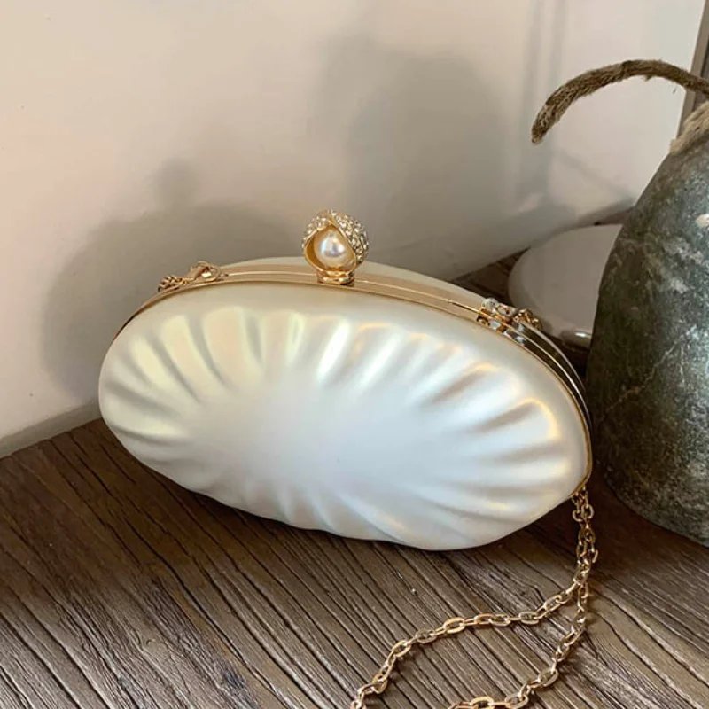

Luxury Shell Chain Shoulder Bag Highend Acrylic Shell Pearl Evening Handbag European American New Fashion Elegant Ladies Handbag