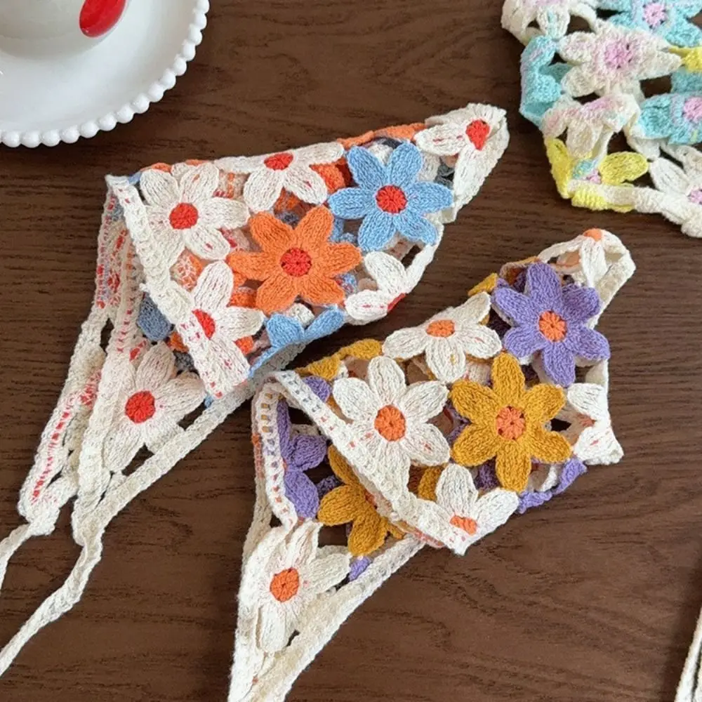 여러 가지 빛깔의 뜨개질 꽃 머리띠 작은 데이지 프랑스어 레트로 크로 셰 뜨개질 삼각형 머리 스카프 여행 해변 봄 나들이 헤어 밴드