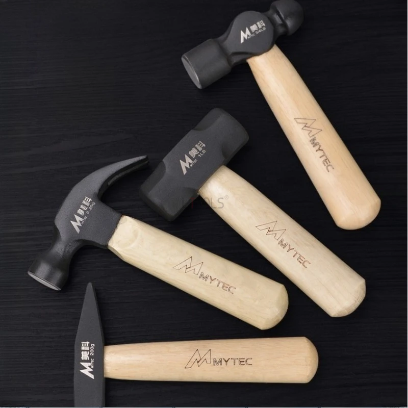 

Маленький молоток с короткой ручкой, специализированный инструмент для украшения дома, ударный инструмент, многообразная поверхность, окрашенный распылением, легко носить с собой молоток