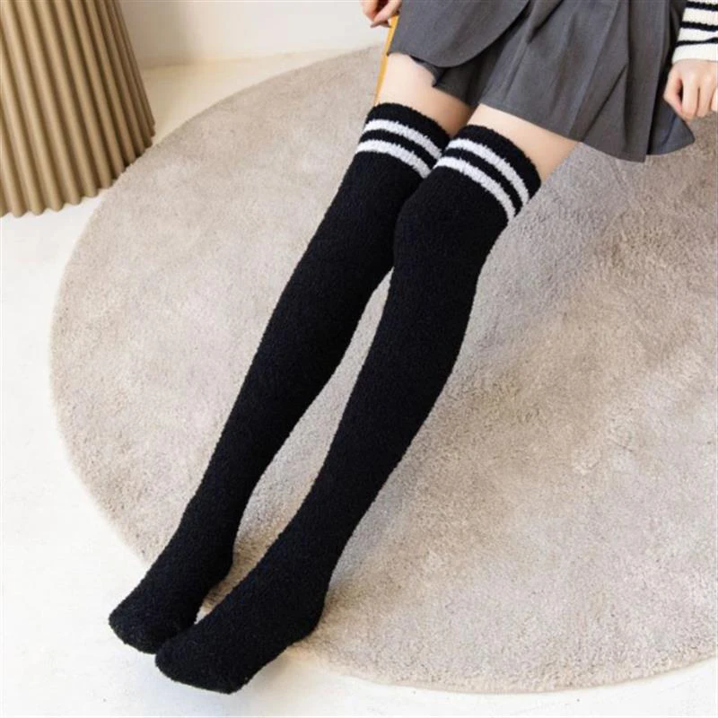 Women‘s Leg Warmers Winter Stockings Coral Fleece Knee Scoks Thick Warm Socks Furry Leg Warmers Girls Windproof Thigh High Socks