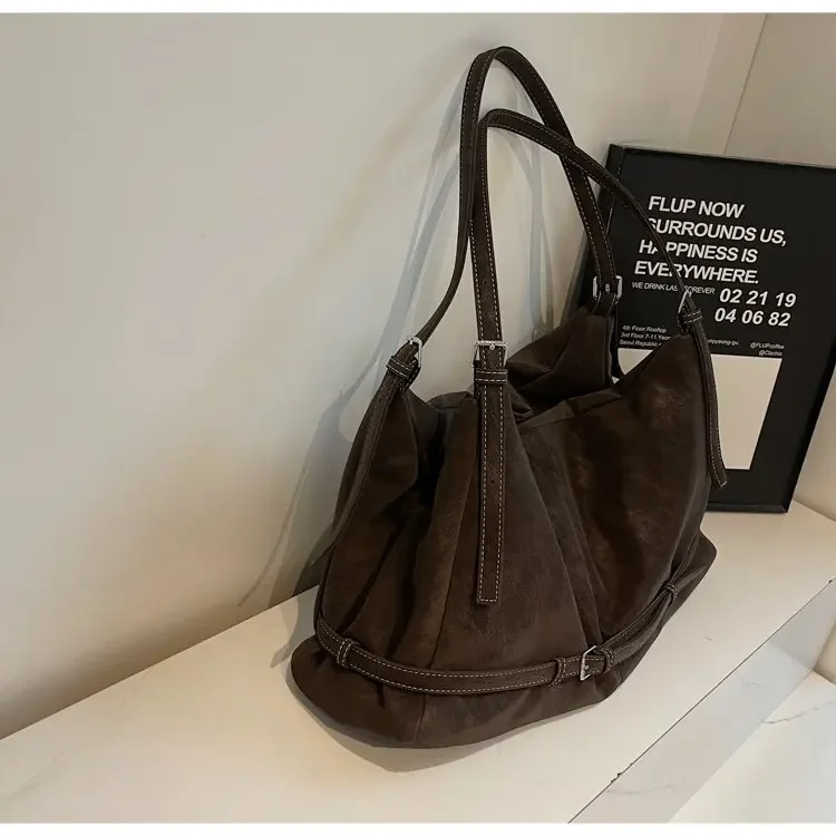 CEEKAY Damen Hobo-Tasche, dunkelbraun, Wildleder-Textur, große Schulterhandtasche, seitliches Schnallendetail, Reißverschluss, für den täglichen Pendelverkehr, lässig – Detail 30