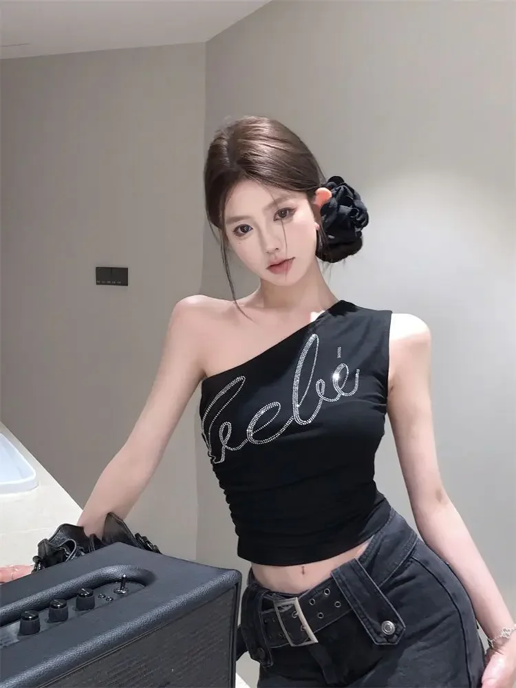 

Vintage Letter Diamonds T-shirts Women Black Sleeveless Slant Shoulder American Style Spicy Girls Y2k Personality Sexy Crop Tops