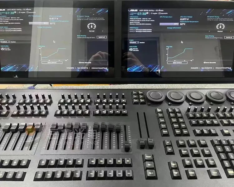 Dubbel scherm M A 3 onPC-serie Fader Wing Command Wing Compacte podiumverlichting Professionele lichte DMX-controller Podiumeffecten