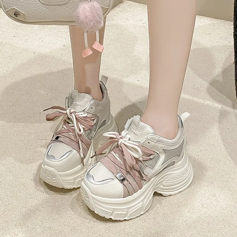 2025 إمرأة أحذية رياضية مكتنزة الخريف جديد تنوعا أحذية رياضية غير رسمية 10 سنتيمتر نعل سميك تنفس شبكة الصيف أبي أحذية عالية الكعب