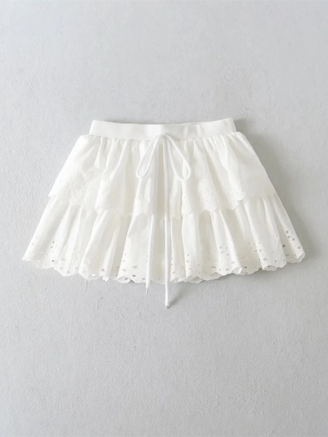 Weißer Spitzenbesatz Rock Damen Mode 2025 Neuer Sommer Spicy Girl Patchwork A-Linien Flauschiger Rock Ultra Mode Rock