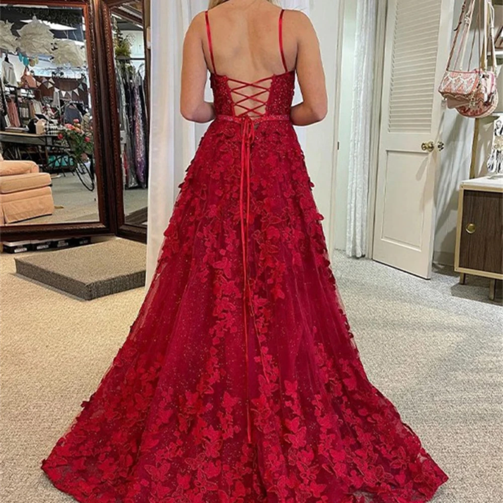 Elegantes A-Linie-Abschlussballkleid mit Spaghettiträgern, U-Ausschnitt, glänzende Pailletten, Schmetterlingsapplikation, Schleppe für Damen, Abschlussball, Abendparty-Kleider