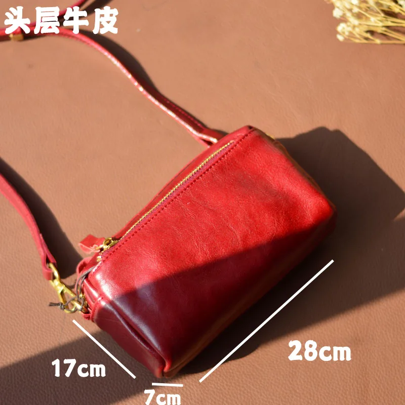 

AETOO This is a niche design of a single-shoulder crossbody bag made of genuine leather for both men and women, featuring vegeta