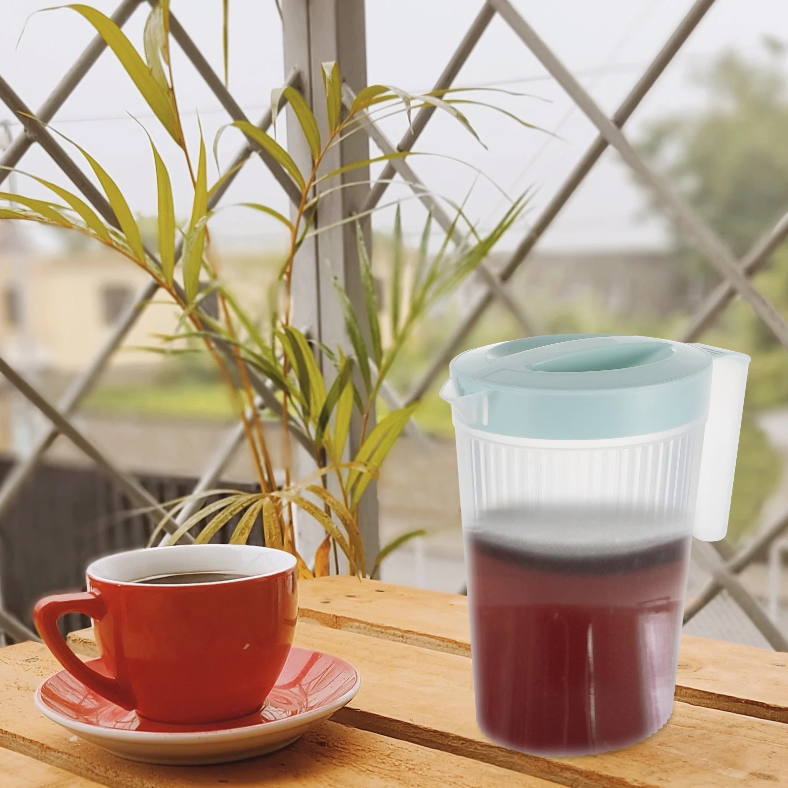 

2L Water Pitcher Cool Plastic Jug for Drinks Tea Juice Iced Beverages with Lid Portable Bpa- Dispenser for Home