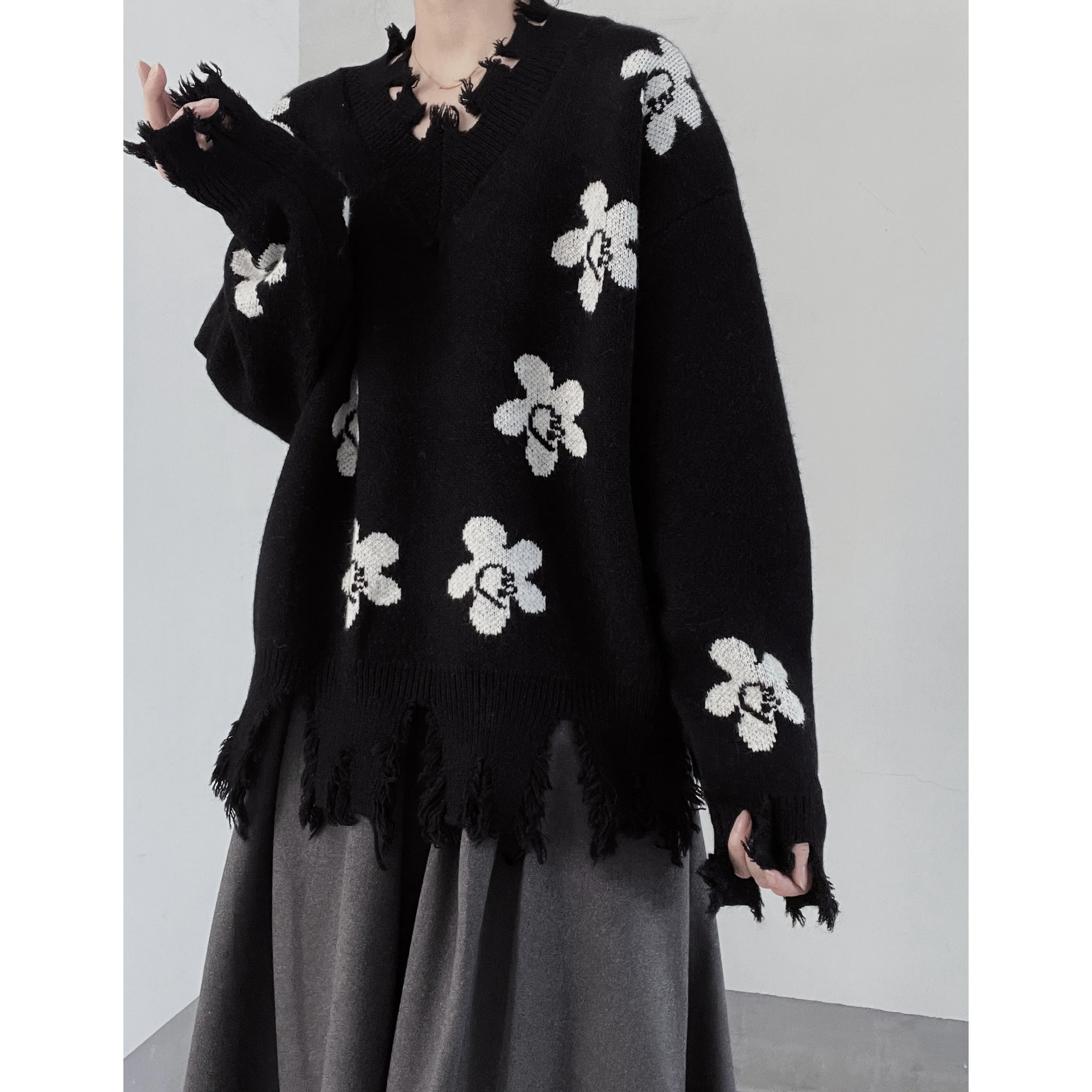 UMI MAO A Niche Top Design Dark Floral Irregular V-neck Pullover Sweater For Autumn And Winter Worn Out Knit Sweater Femme