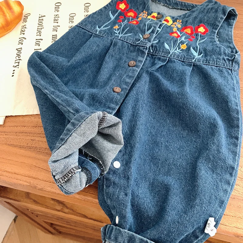 Kinderkleding Baby Onesie 0-2 Jaar Oud 2024 Lente Herfst Meisjes Mouwloze Denimpananten Koreaanse Stijl Geborduurde Babykleding