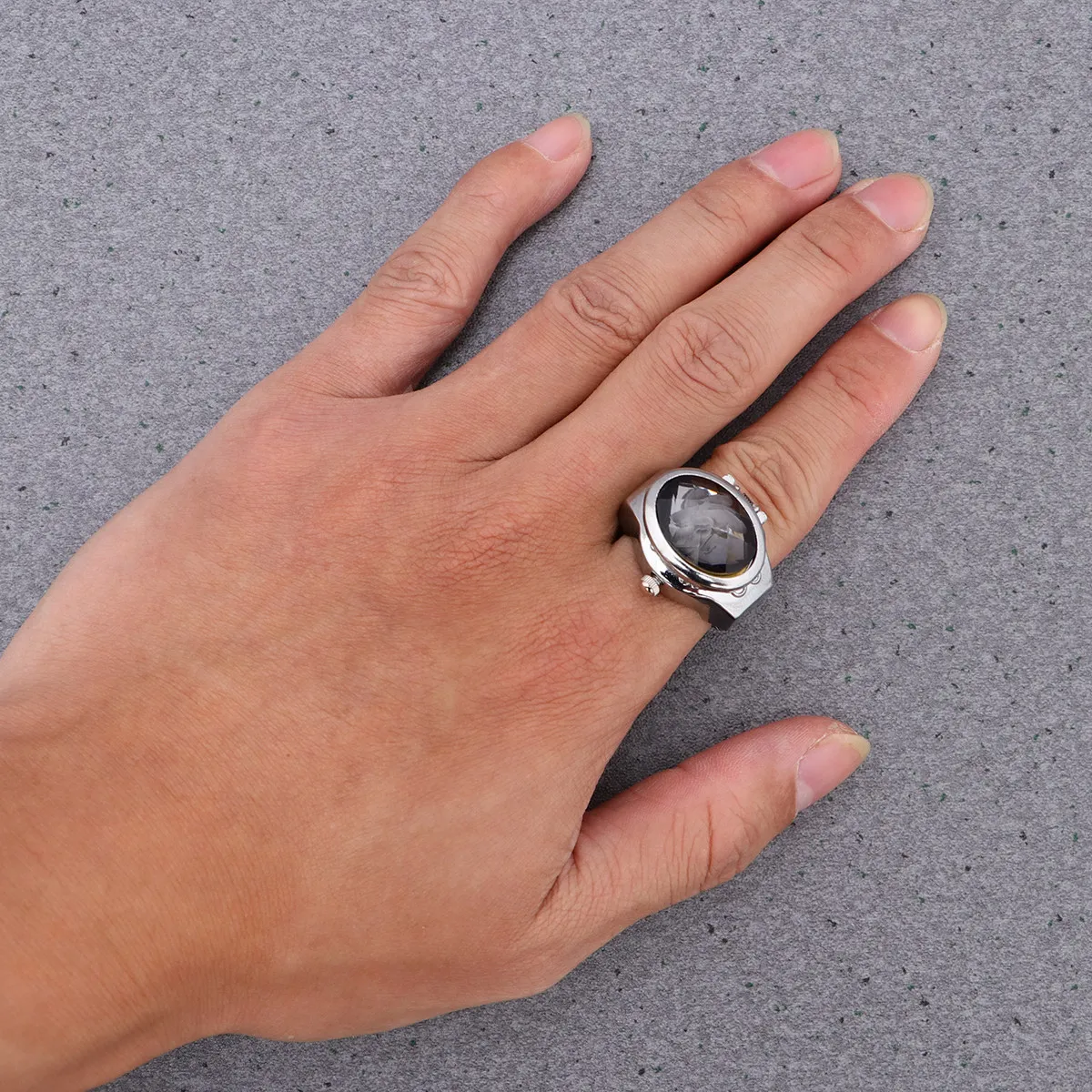 

Овальное кварцевое кольцо-часы, черное, модное, миниатюрное, унисекс, стильное украшение для пальца, подарок на день рождения