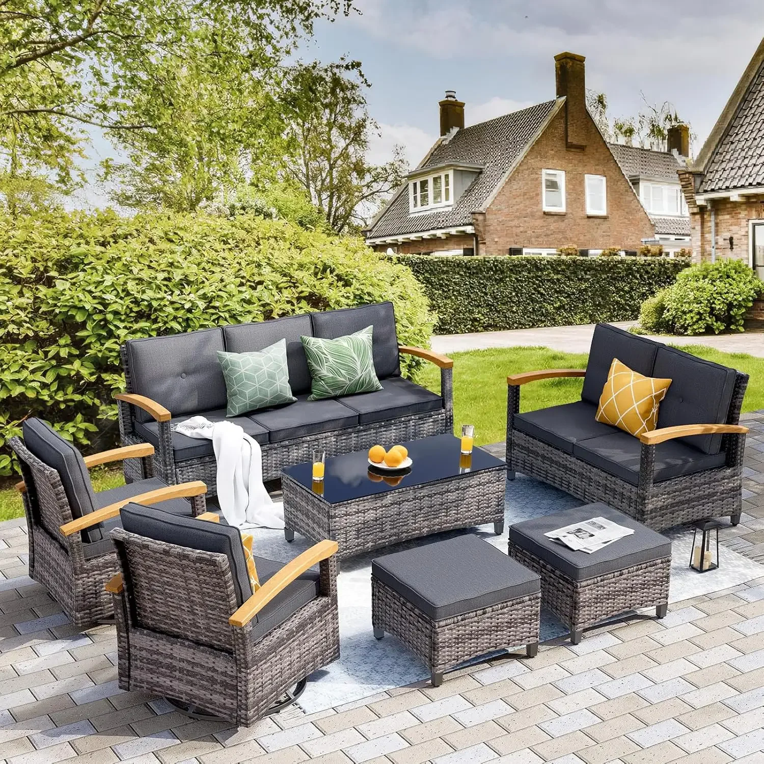 Patio Outdoor mobili in Rattan set di conversazione con braccioli in legno sedie a dondolo girevoli, pouf, sedile Sofaand tavolino