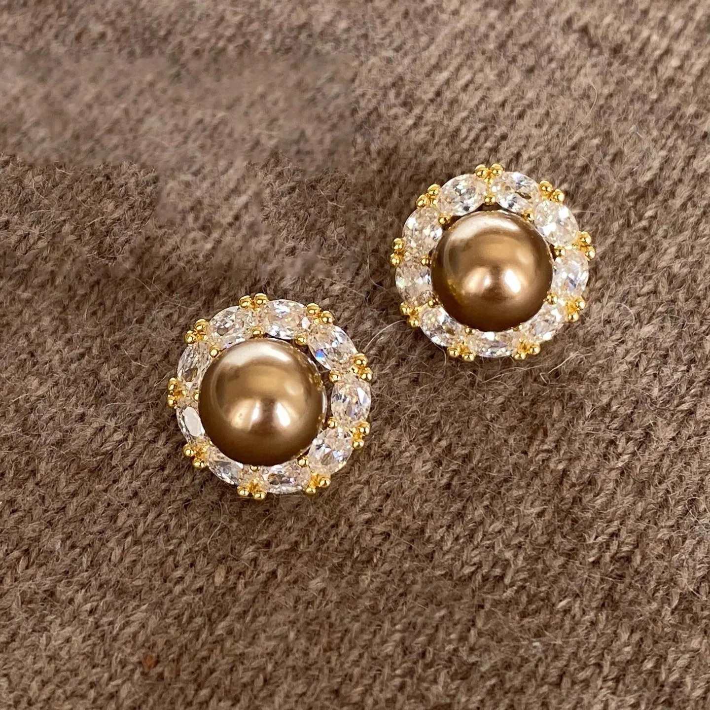 

Vintage diamonds inlay sparkling rounds earrings for women elegant and fashion pearl earings stud banquet fine jewelry gifts