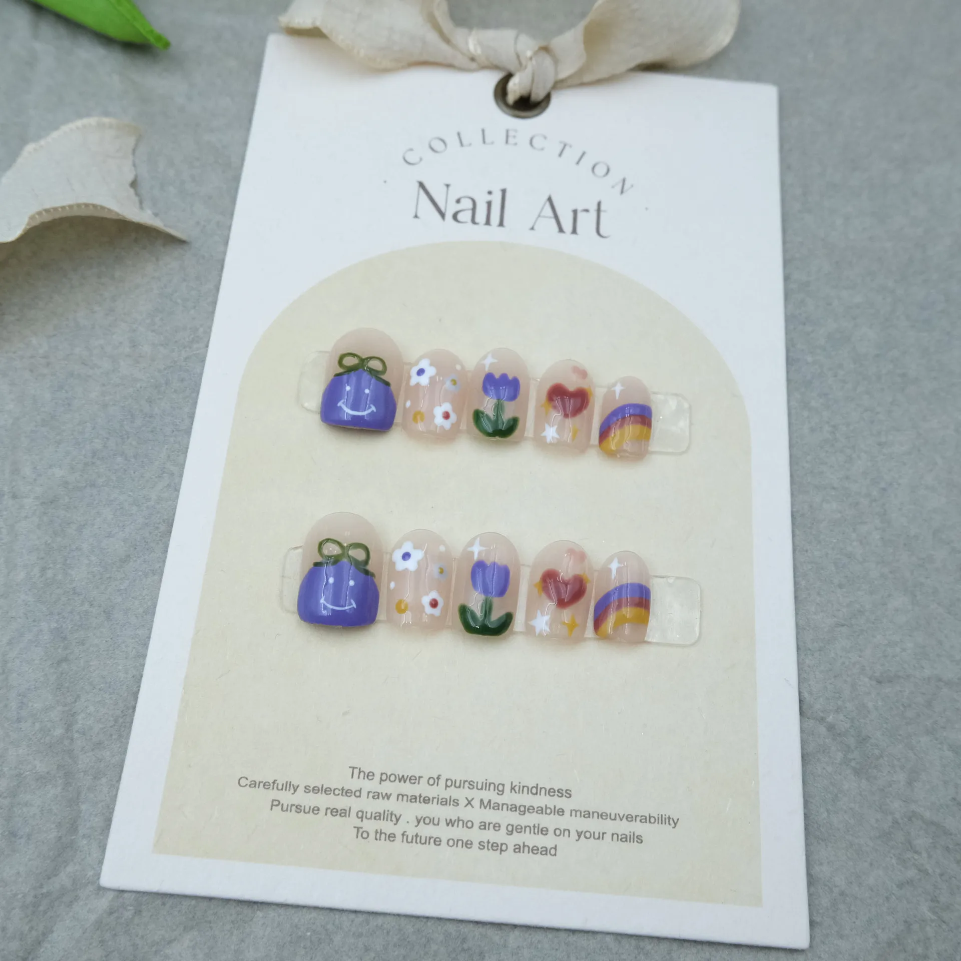 10 個春と夏の小さな新鮮なかわいい手作りプレス爪レインボーチューリップ小さな花偽爪取り外し可能再利用可能