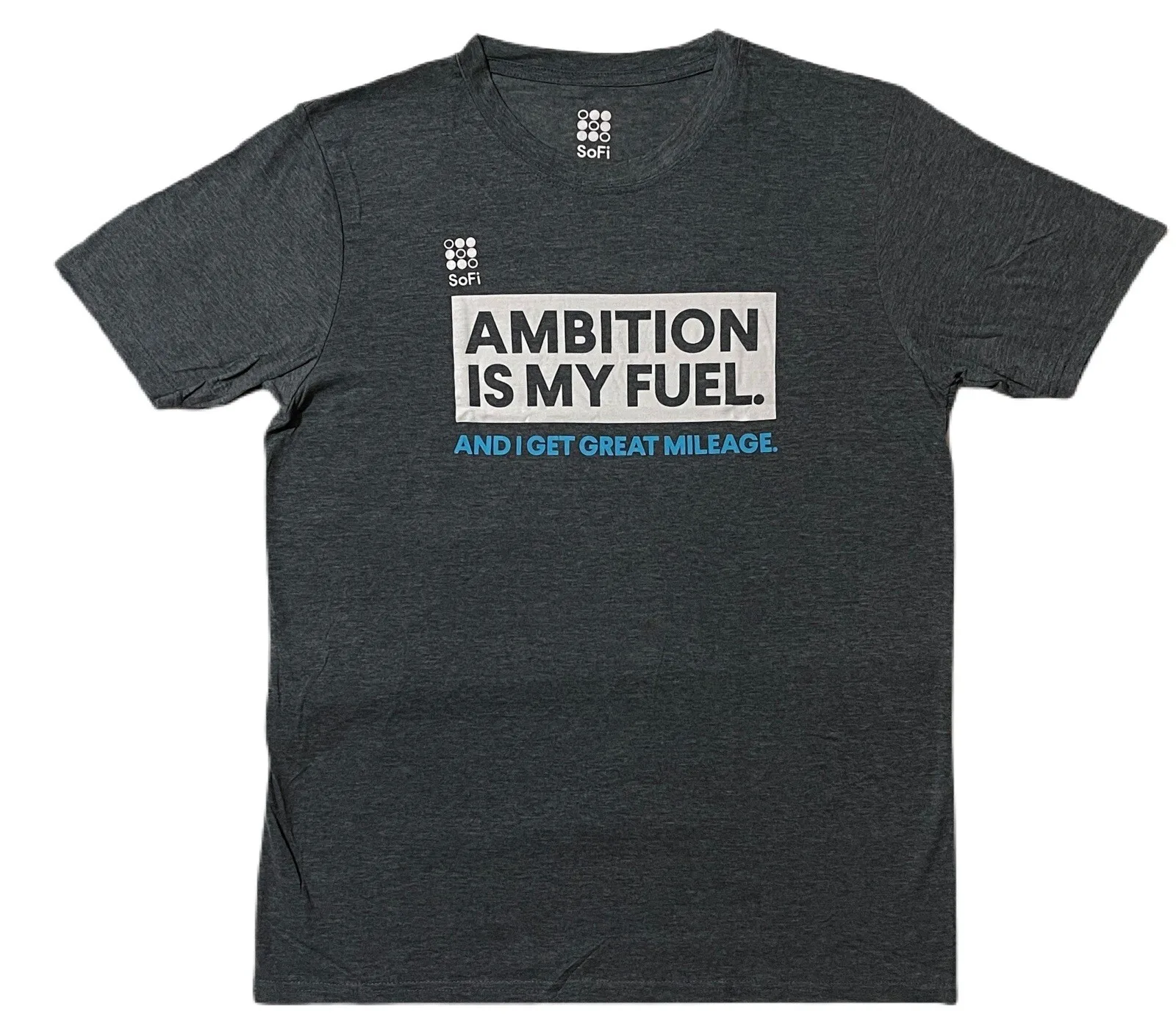 SoFi Technologies App "Ambition est mon carburant" grand T-Shirt gris employé pour hommes