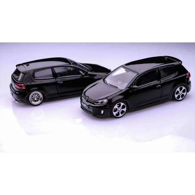 

Maxwell In Stock 1:64 Golf GTI MK6 VI Openable Hood VAG BBS Diecast Diorama Car Model Collection Miniature Toys