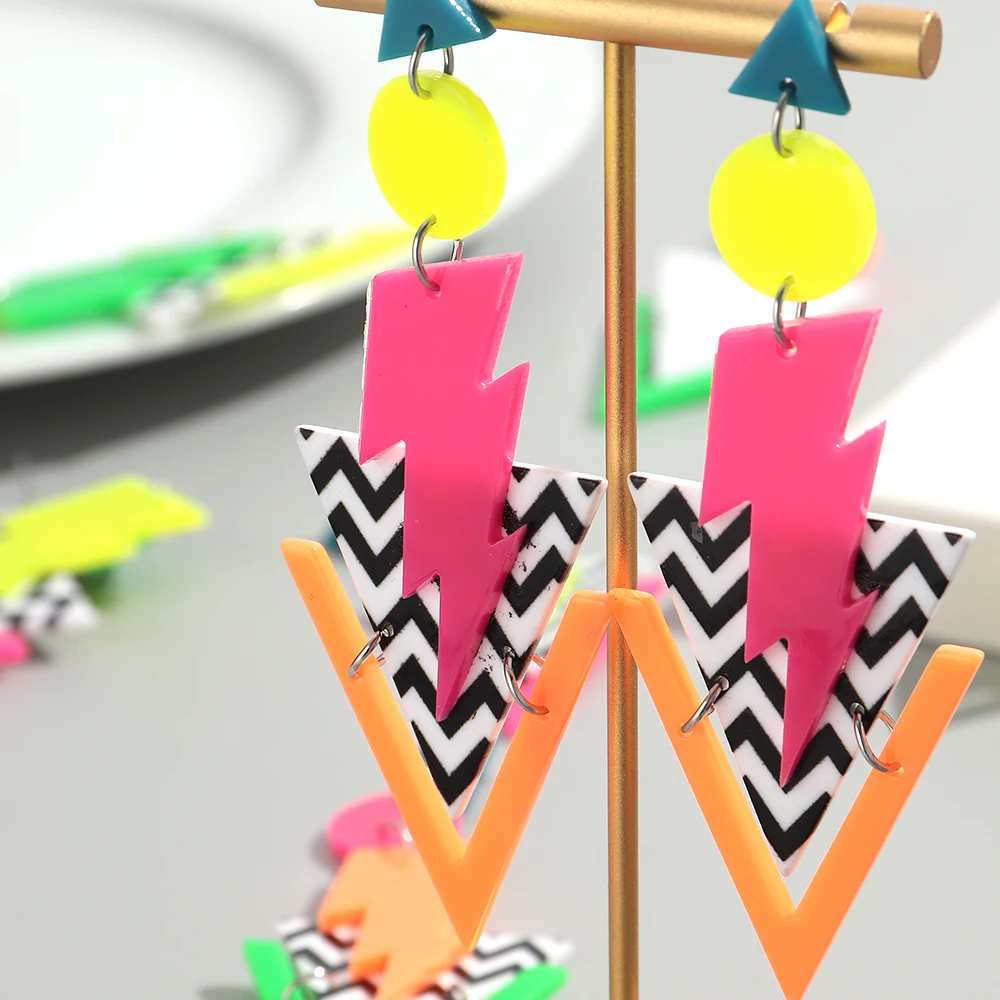 الاتجاه الاكريليك شريط ملون هندسي البرق انخفاض الأقراط موضة غير النظامية متعدد الطبقات استرخى القرط مجوهرات نسائية