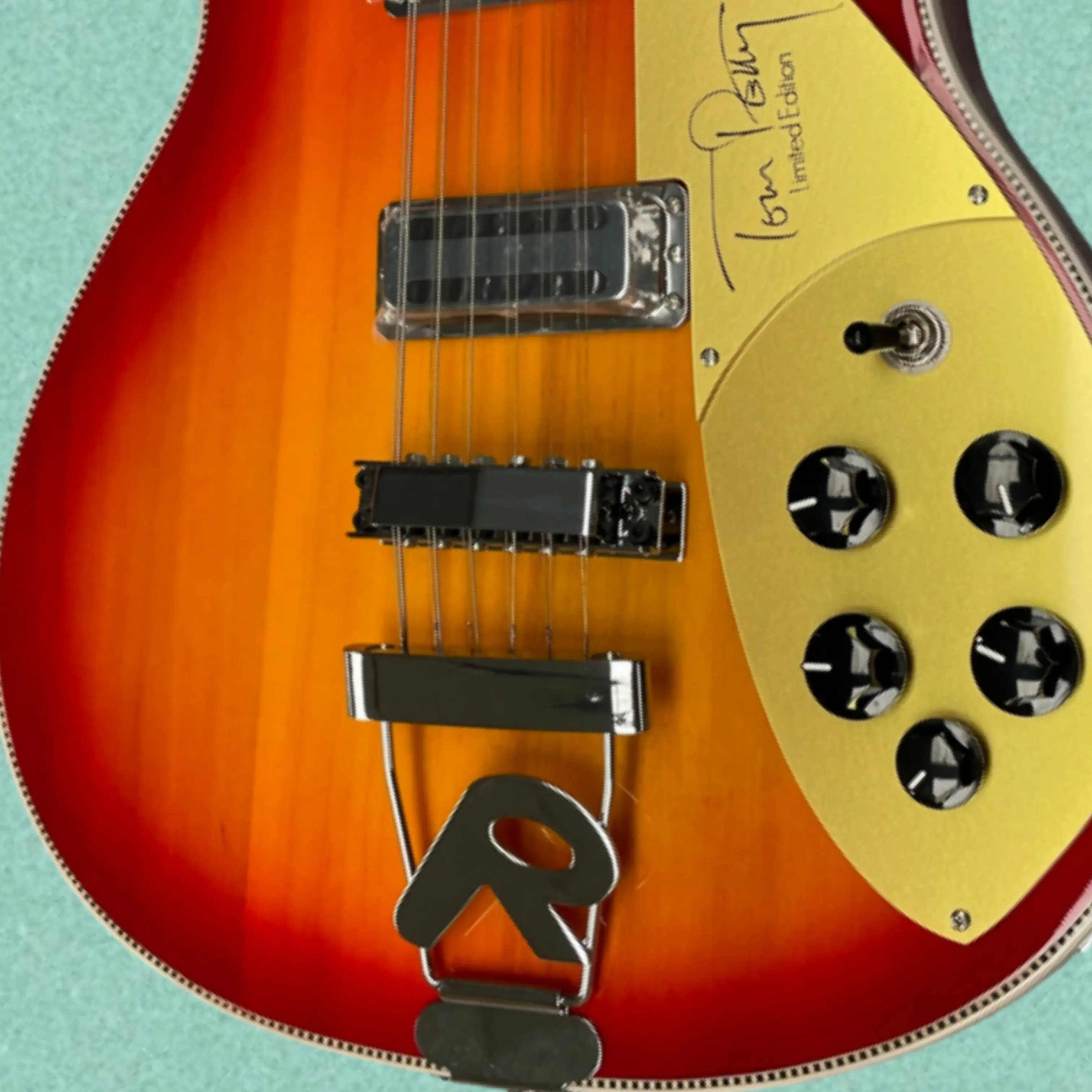 12‑String CS Electric Guitar,Intricate Binding,Multiple Knobs For Tone Adjustment Guitars, Gold Signature Pickguard Guitarra