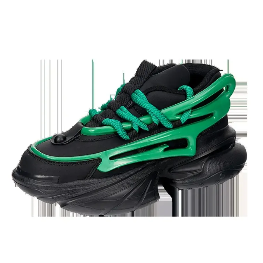 

Мужские массивные кроссовки на платформе с увеличением роста - неоново-зеленые, в полоску, средней высоты, с имитацией кожаного верха, на шнуровке, с круглым носком, зимние