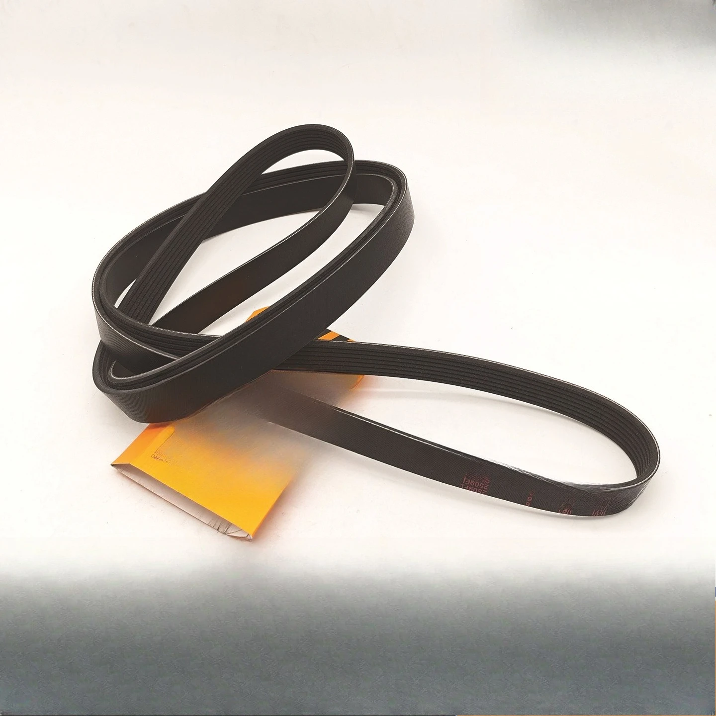 Automotive engine belt 7PK2604 is suitable for car accessories sublimation blanks