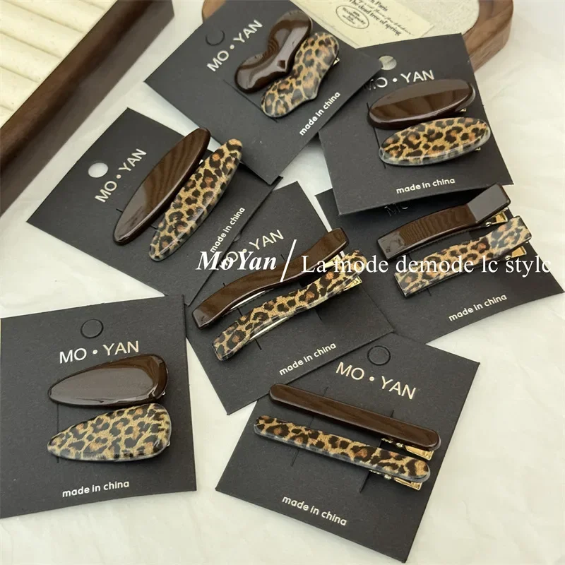 Chocolate brown spell leopard print pair clip high-end  sweet and cool hot girl duck bill clip side bangs clip broken hair card.