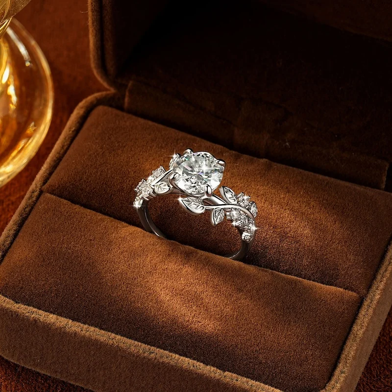 IOGOU Solitaire 8 mm runder D-Farbe-VVS1-Moissanit-Verlobungsring, zertifizierter 2-Karat-Labordiamant, Damen-Ehering, Schmuck – Detail 4