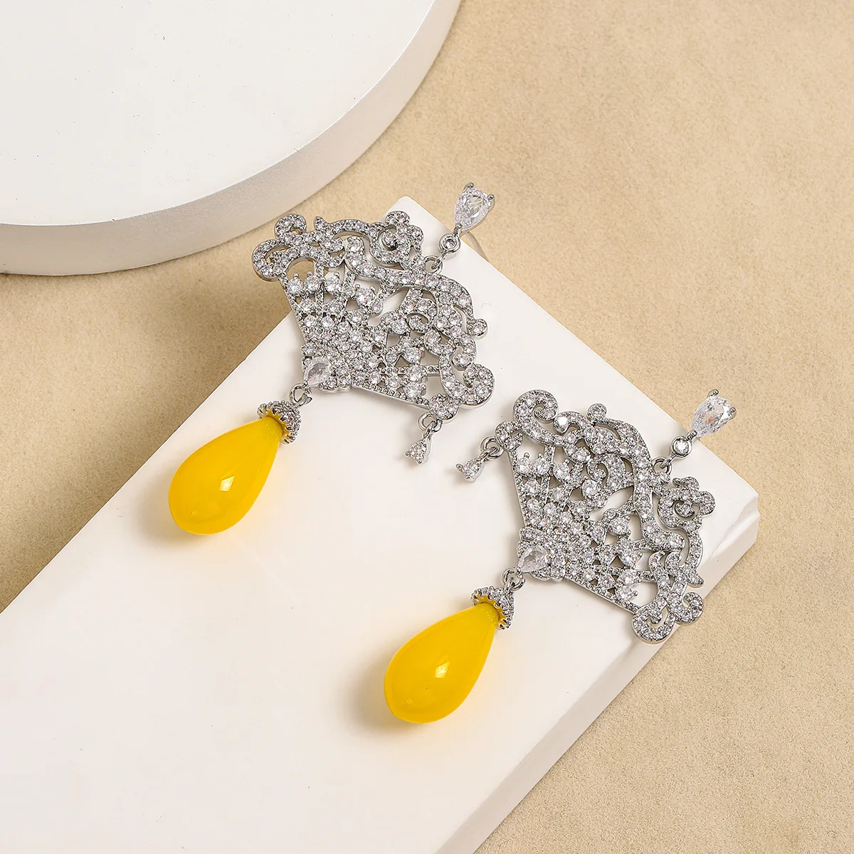 

HIBRIDE Dazzling temperament sliver color yellow drop earrings women's daily dress decorative jewelry wedding bridal gift E335