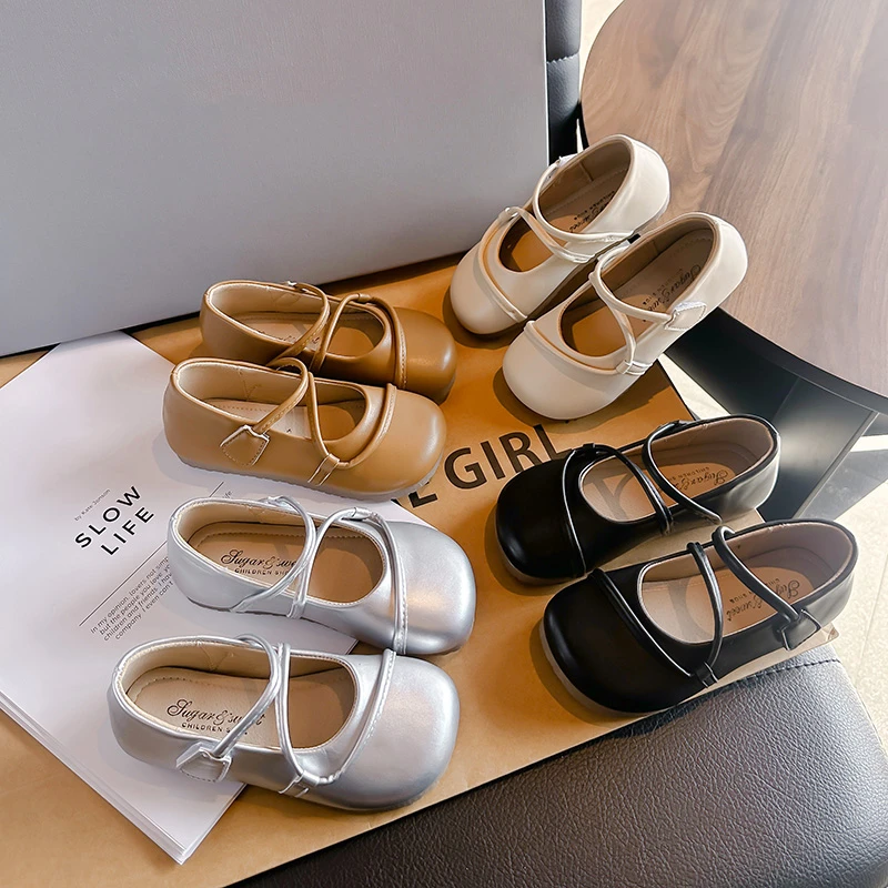 

Girls' Leather Shoes 2025 Spring/Autumn New Slip on Round Toe Shallow Mouth Kid's Princess Shoes Lightweight Children's Shoes