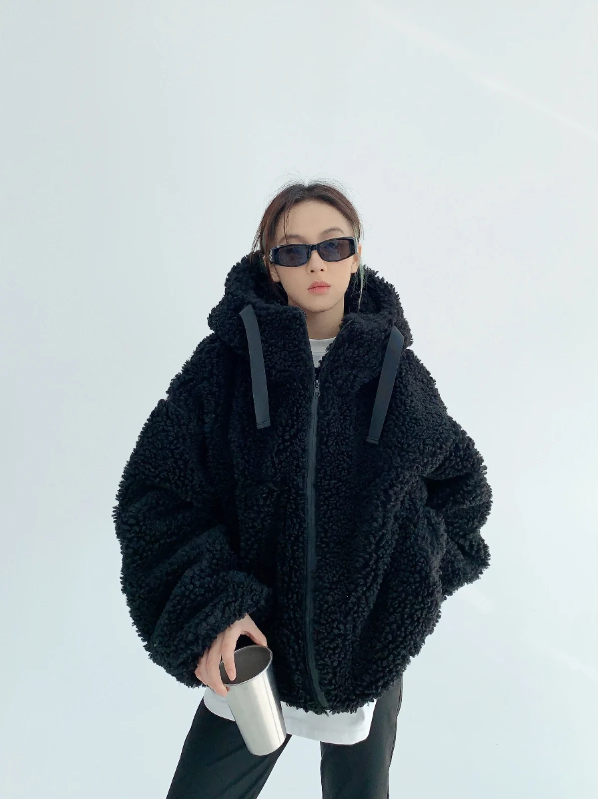 

Thiened American Sle, зимнее хлопковое джинто из овчины, свободное пальто с капюшоном и вышивкой в стиле ретро для пар, женское пальто Street Sle...