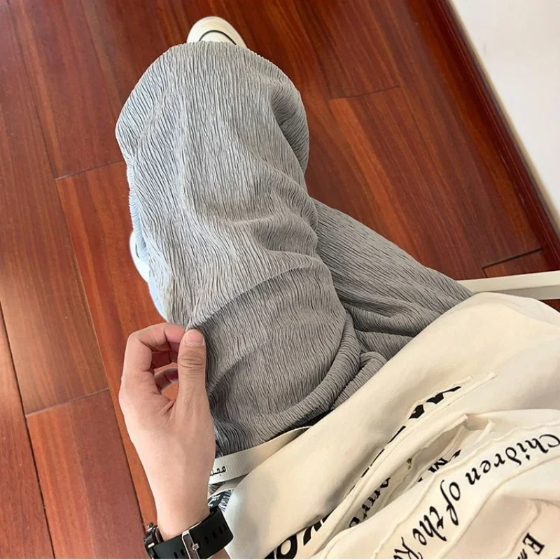 

Тонкие повседневные длинные брюки из ледяного шелка, брюки в корейском стиле, прямые брюки с вертикальной текстурой, мужские летние трендовые свободные брюки большого размера