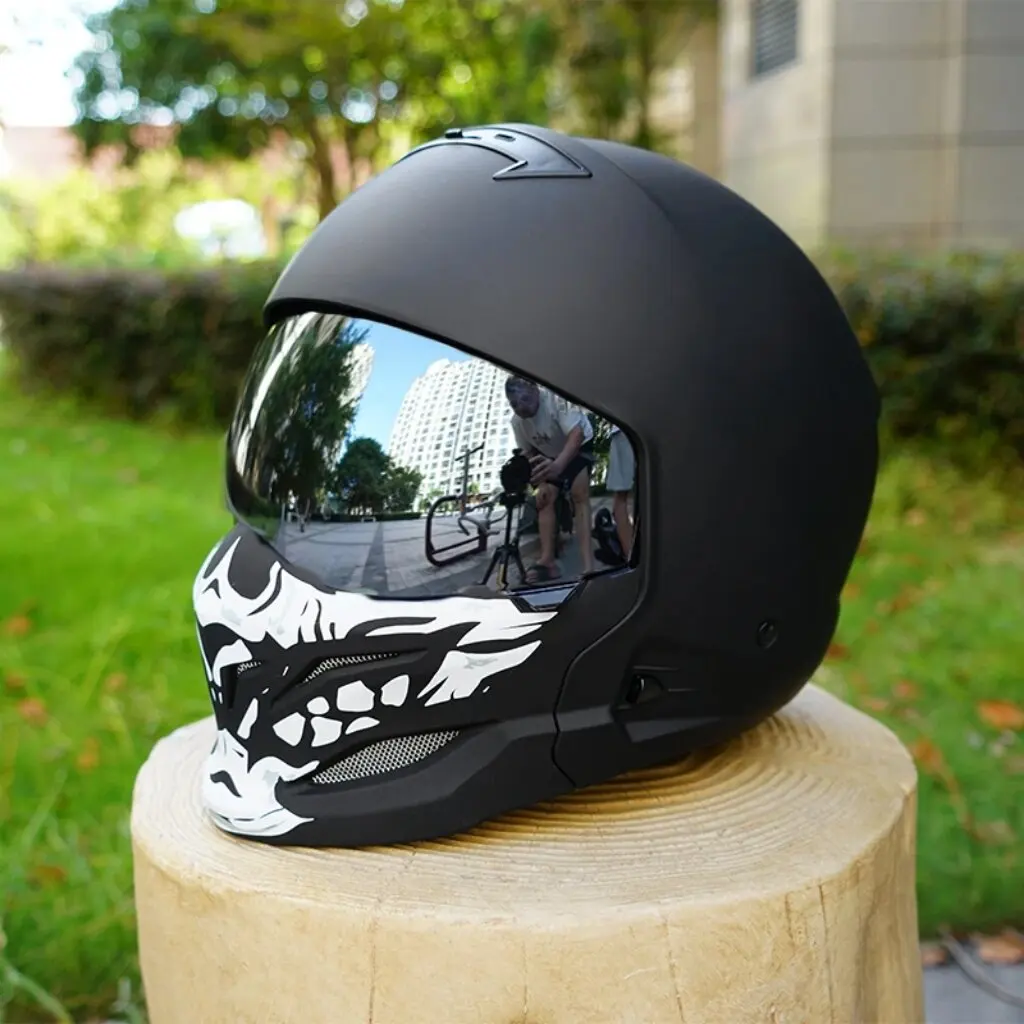 

A full-coverage motorcycle helmet with a horror-style print, featuring a unique design. Stylish for riding, made of breathable A