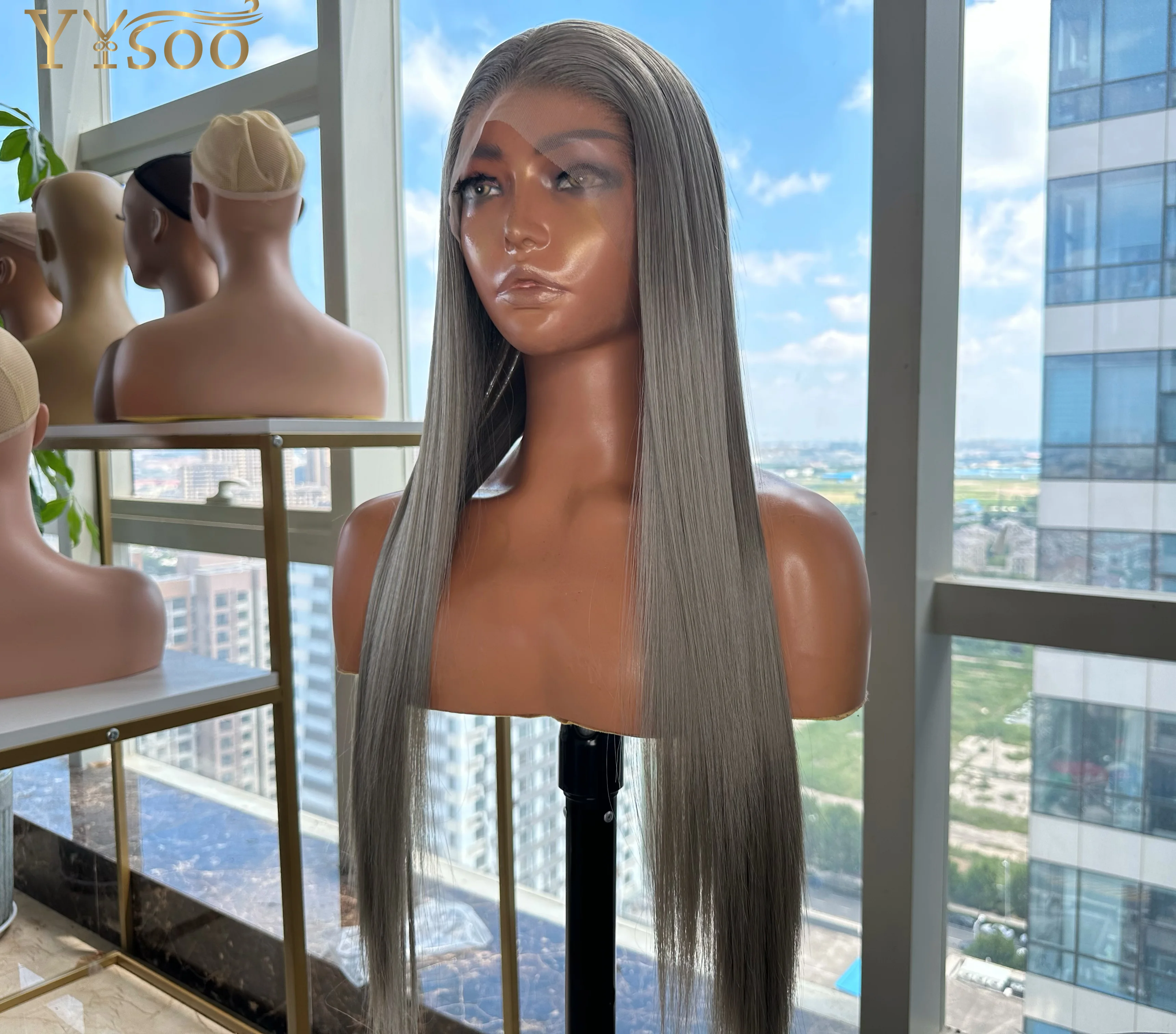 ロンググレーカラー シルキーストレート 13x4 Futura合成レースフロントウィッグ 黒人女性用 耐熱性 グルーレス合成ウィッグ