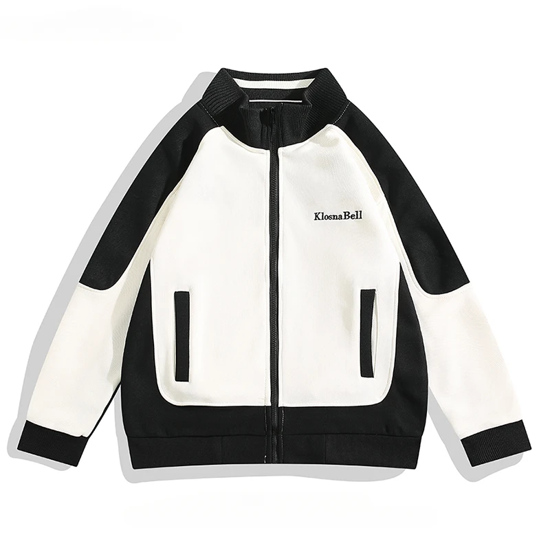 

Мужская спортивная куртка с воротником-стойкой и вышивкой