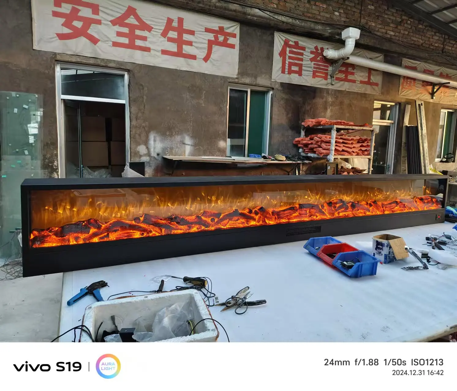 Modern LED Electric Fireplace Insert 100*15*40cm With Remote Control For Home Or Hotel Use