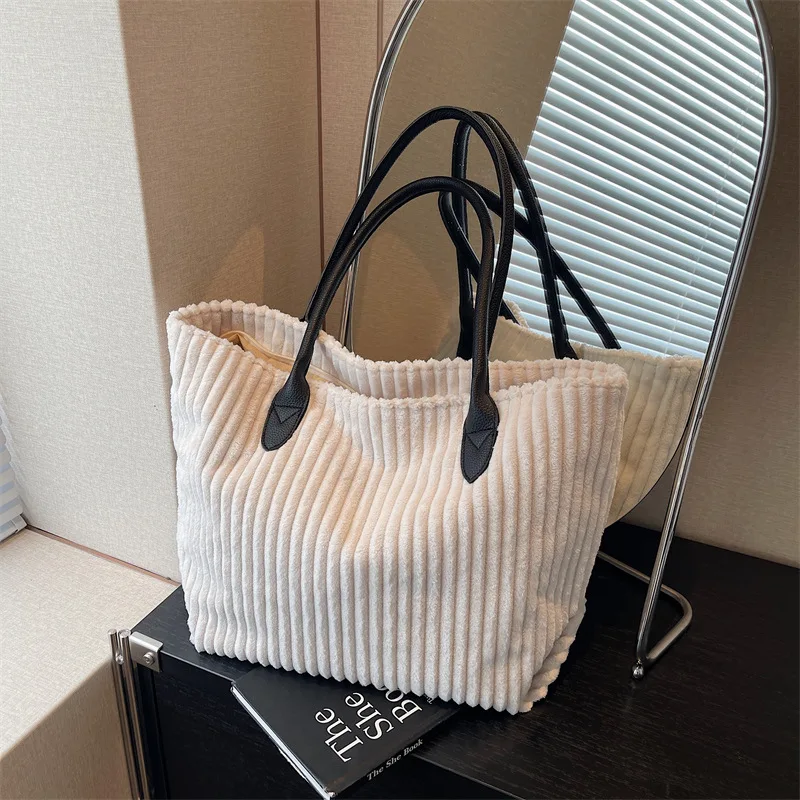 

Simple and Large-capacity Flannel Underarm Tote Bag Women's Bag Casual Autumn Women's Splicing Shoulder Commuter Bag