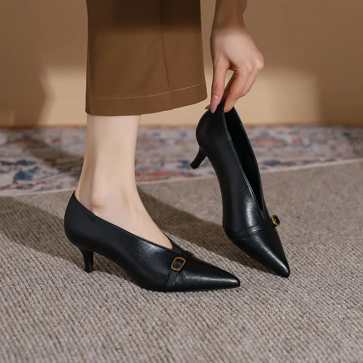 

Винтажные туфли с V-образным вырезом, сексуальные модельные туфли, элегантные тонкие туфли-лодочки на высоком каблуке, сексуальные вечерние туфли с острым носком, женская обувь, туфли с V-образным вырезом A006