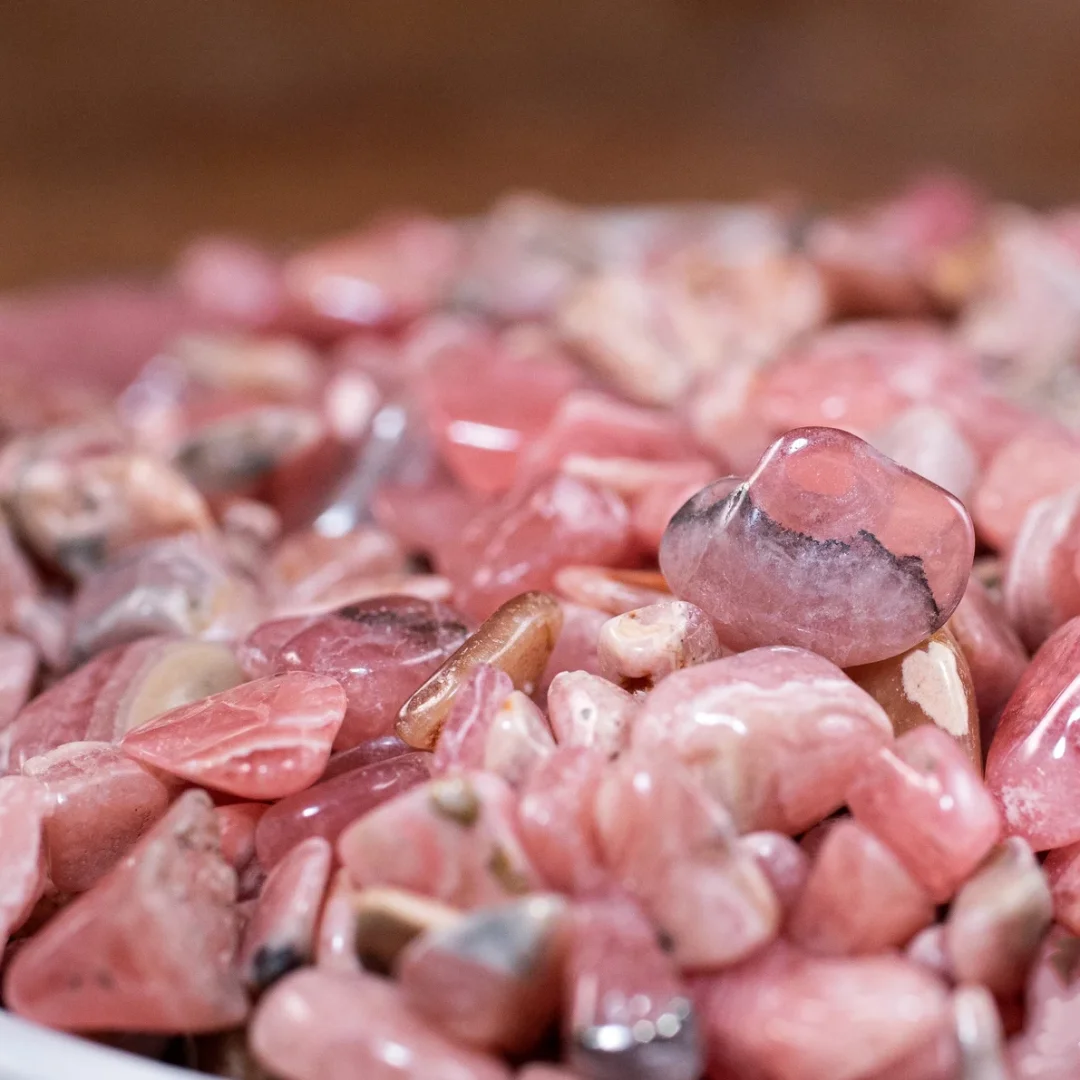 

3-12mm Natural Argentine rhodochrosite crushed stones, Pink Natural Rhodochrosite Chips, Small Crystals, Gemstones