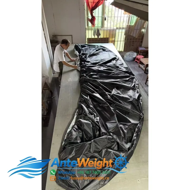 Professional  V-Shaped Hull Towable Boat Cover Heavy-Duty Waterproof Oxford Polyester with PVC for Fishing and Skiing