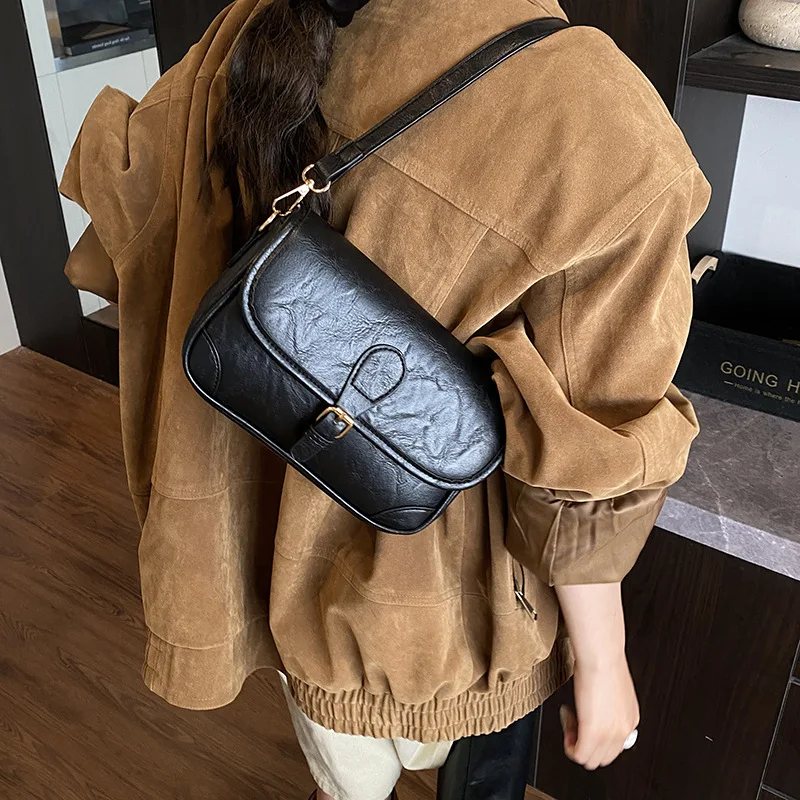 

Новинка 2023 года, минималистичная женская сумка через плечо, маленький квадратный кошелек с роскошной кожаной элегантной сумкой через плечо с верхней ручкой для офиса