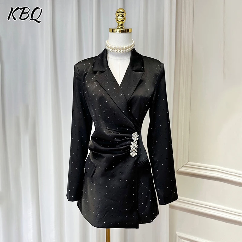 KBQ Solid Patchwork Folds Elegant Coats For Women Lapel Long Sleeve Spliced Pockets Loose Chic Jackets Female Fashion Style New