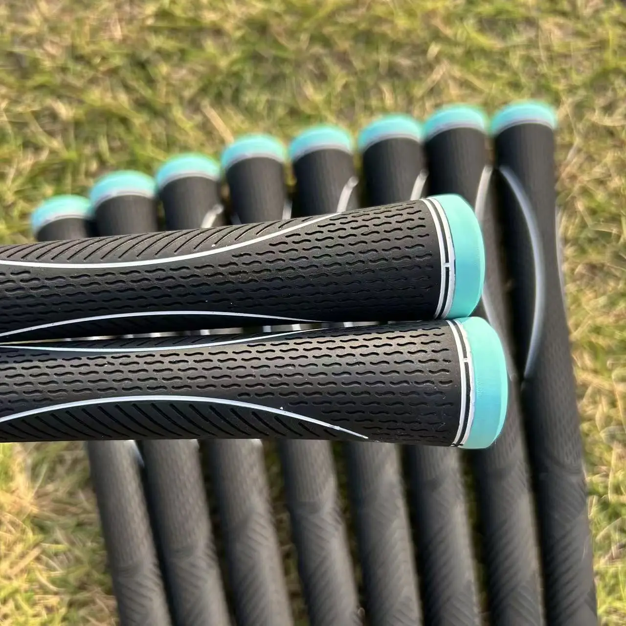 

Vermilion Bird Golf Club Grips, Enhanced Control & Feel Replacement Grips, Right/Left Hand Universal Fit, Multi-Pack