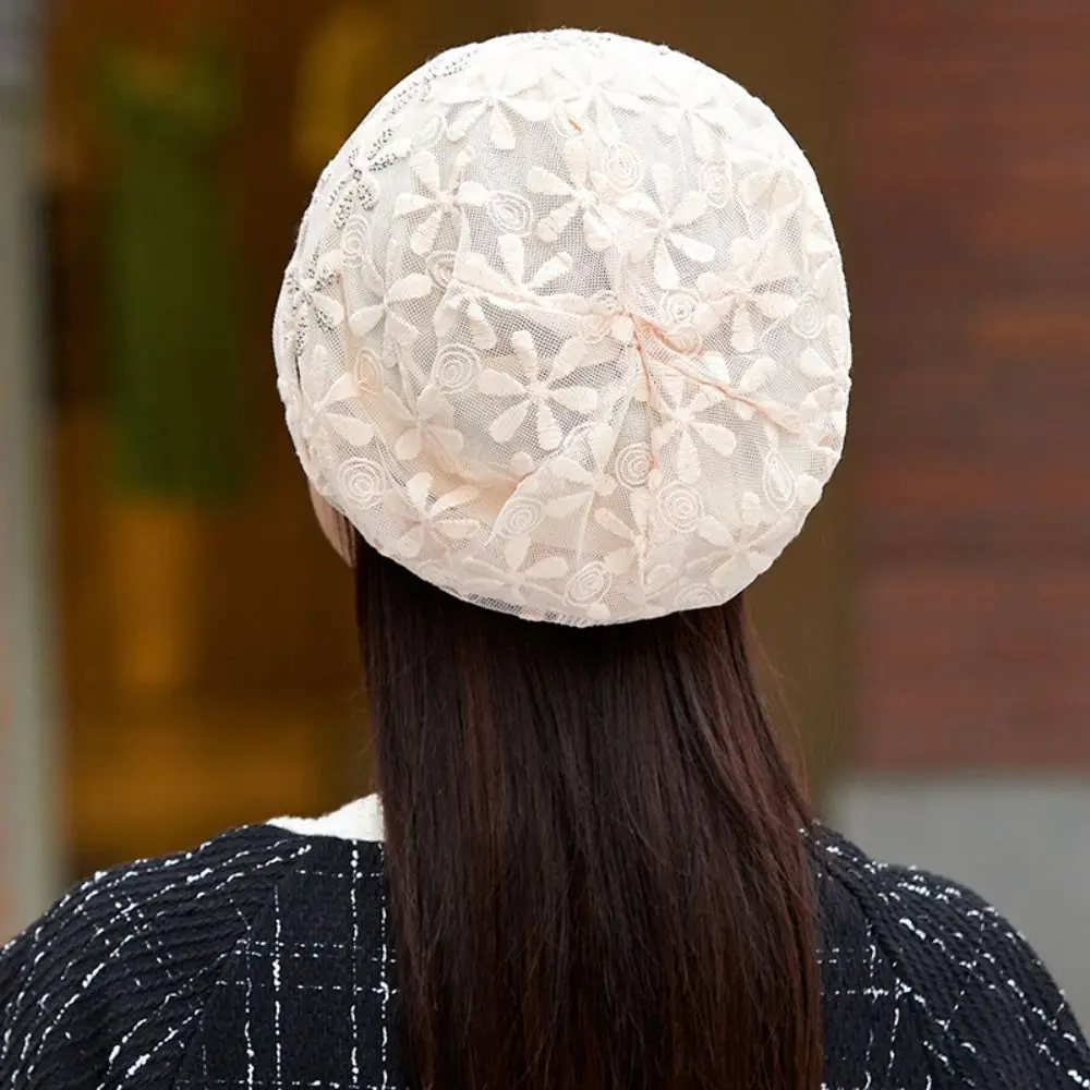 Berretto con fiori in pizzo scava fuori elegante cappello slouchy all'uncinetto sottile foulard avvolgente berretti turbante traspirante berretti cappelli da esterno