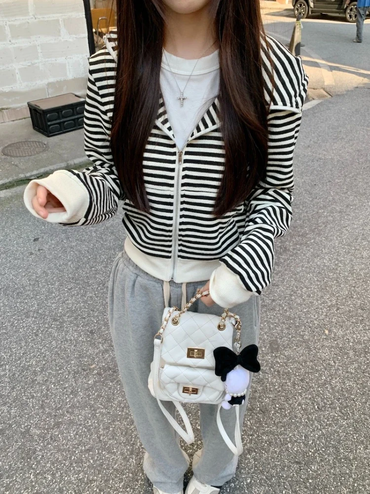 ADAgirl Emo Striped Print Cropped Tops Gothic Style Devil Ears Zip Up Hoodies for Women Long Sleeve Sweatshirt Cutecore Clothes